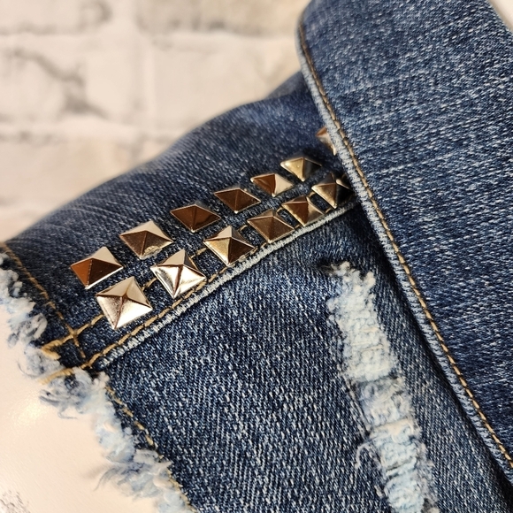 Guess Distressed Denim Vest Medium Blue Wash Button Front Studded Patches Size M - Picture 8 of 16